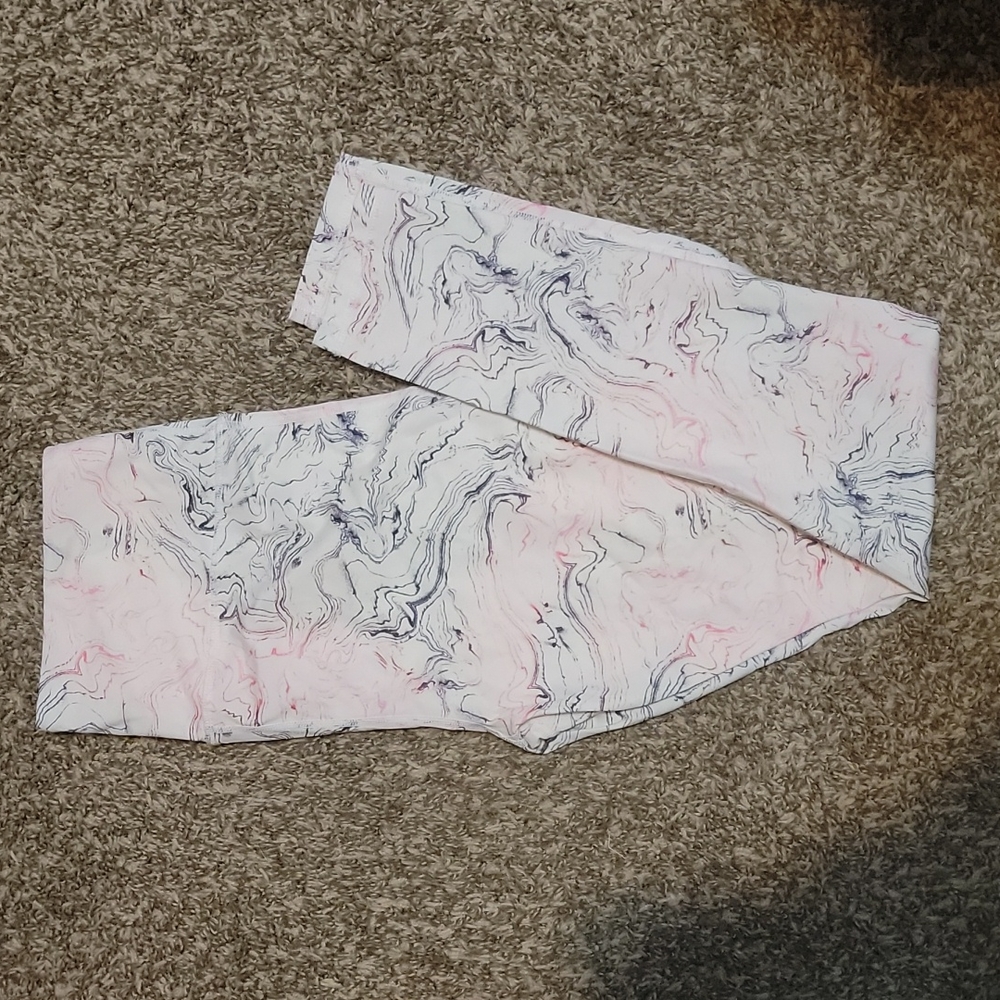 WORKOUT LEGGINGS SIZE LARGE